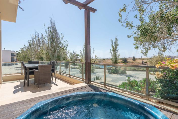 Image No.8-4 Bed House for sale