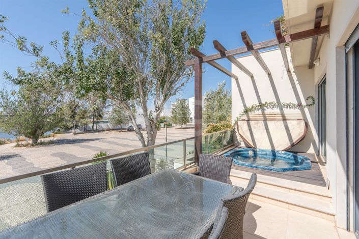 Image No.9-4 Bed House for sale