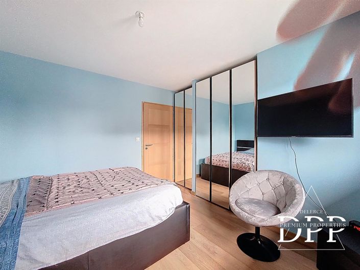 Image No.12-3 Bed Property for sale