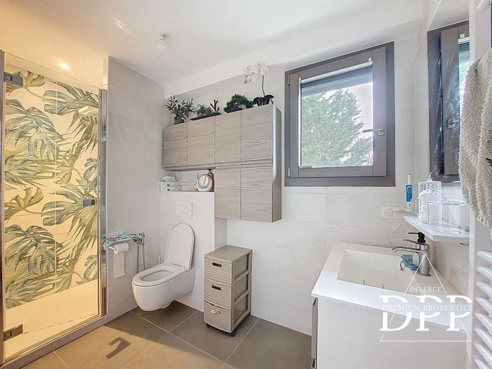 Image No.16-3 Bed Property for sale