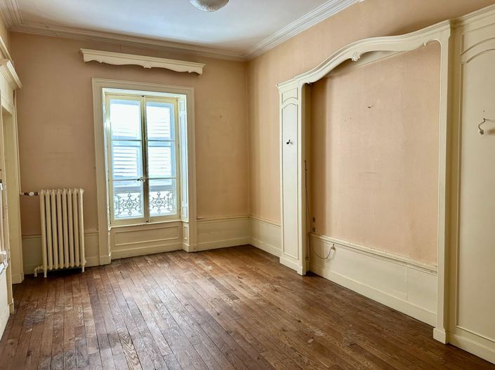 Image No.24-7 Bed House for sale