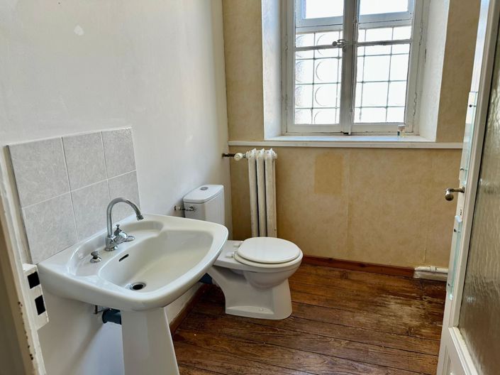 Image No.28-7 Bed House for sale