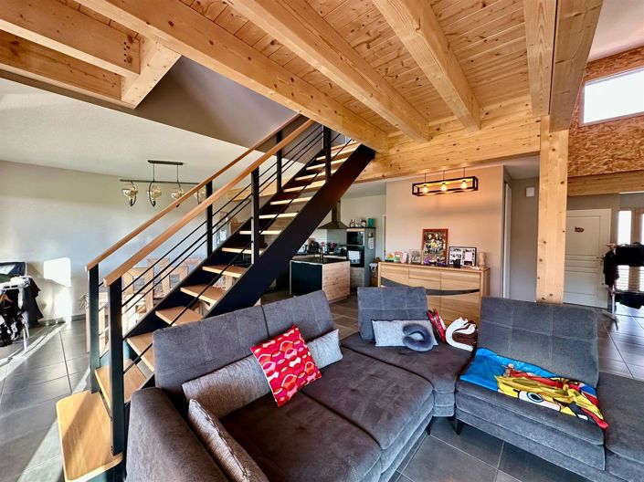 Image No.10-3 Bed House for sale