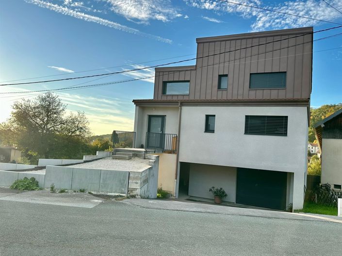 Image No.3-3 Bed House for sale