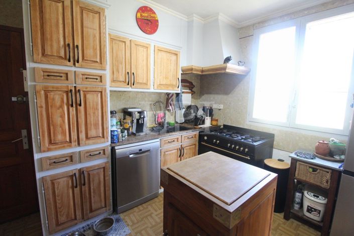 Image No.8-4 Bed House for sale