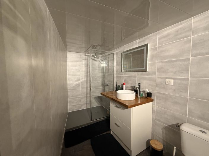 Image No.9-2 Bed House for sale