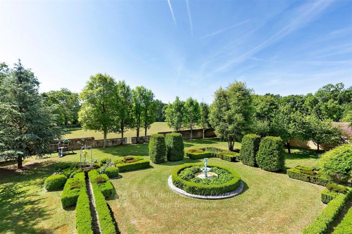 Image No.11-7 Bed House for sale