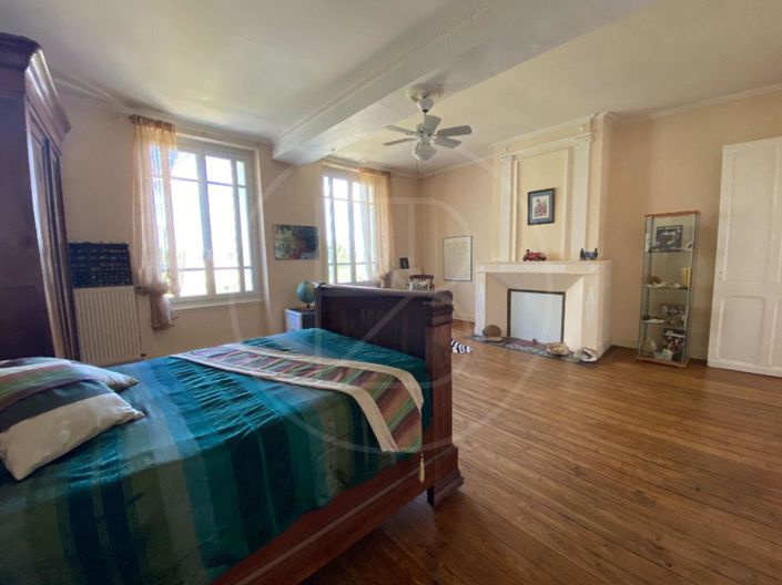 Image No.10-6 Bed House for sale