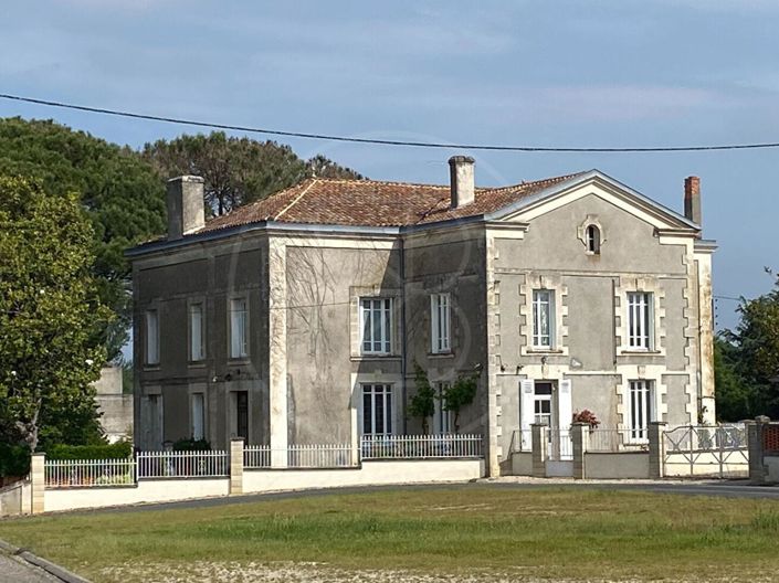 Image No.2-6 Bed House for sale