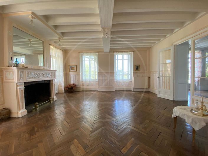 Image No.6-6 Bed House for sale