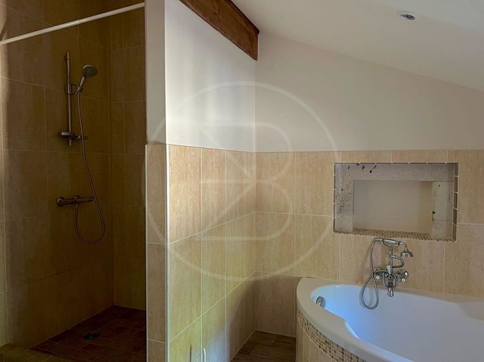 Image No.11-3 Bed House for sale