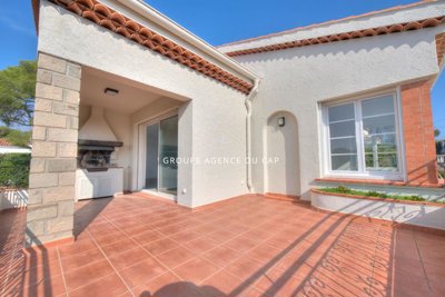 4 Bed Apartment for sale