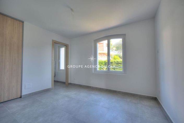 Image No.4-4 Bed Apartment for sale