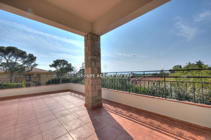 Image No.8-4 Bed Apartment for sale