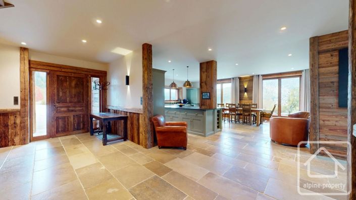 Image No.5-5 Bed Property for sale