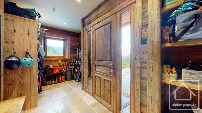 Image No.6-5 Bed Property for sale