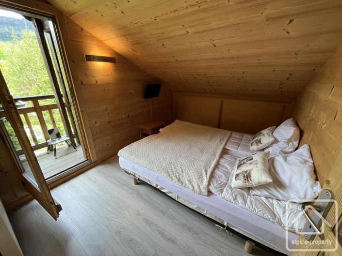 Image No.15-5 Bed Property for sale