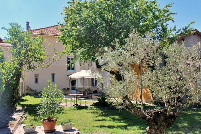 Image No.1-6 Bed House for sale