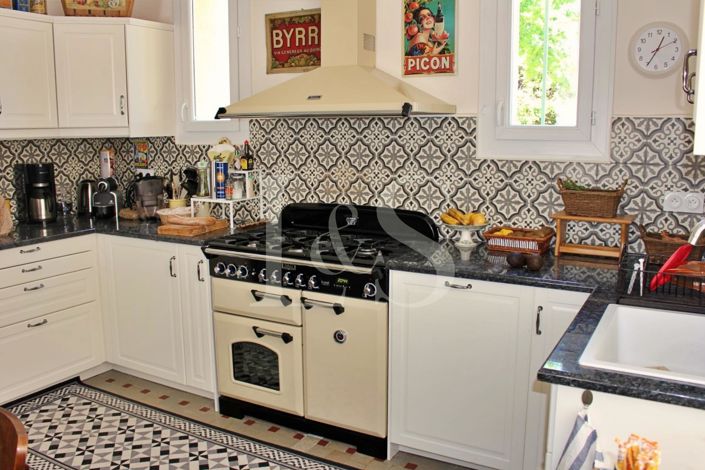 Image No.11-6 Bed House for sale