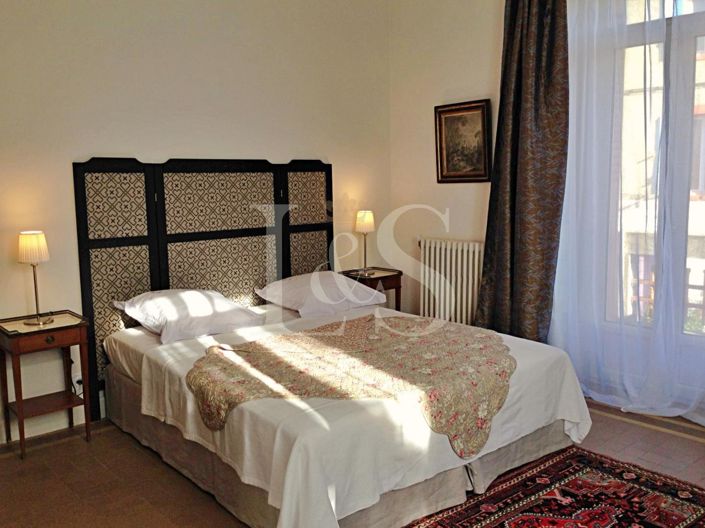 Image No.6-6 Bed House for sale