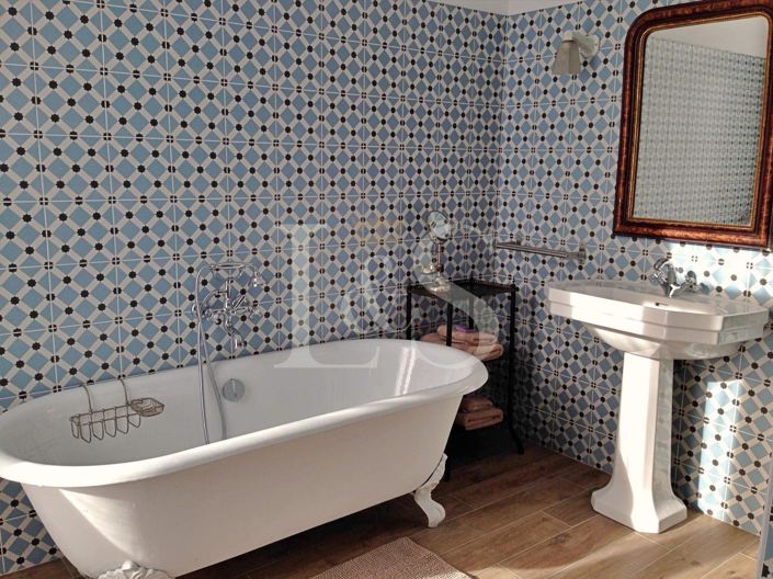 Image No.9-6 Bed House for sale