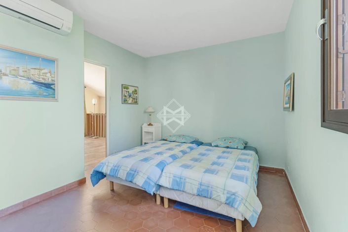 Image No.13-4 Bed House for sale