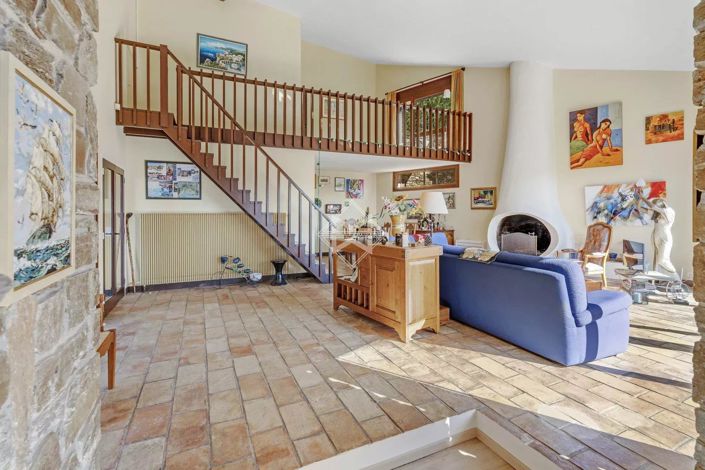 Image No.6-4 Bed House for sale