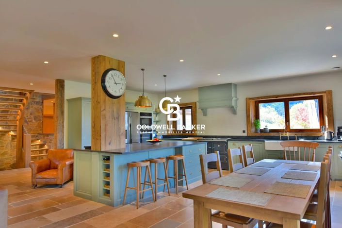 Image No.1-6 Bed House for sale