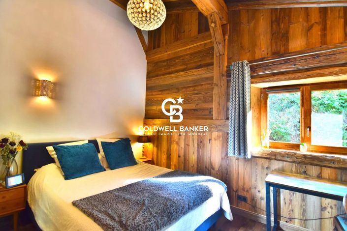 Image No.8-6 Bed House for sale