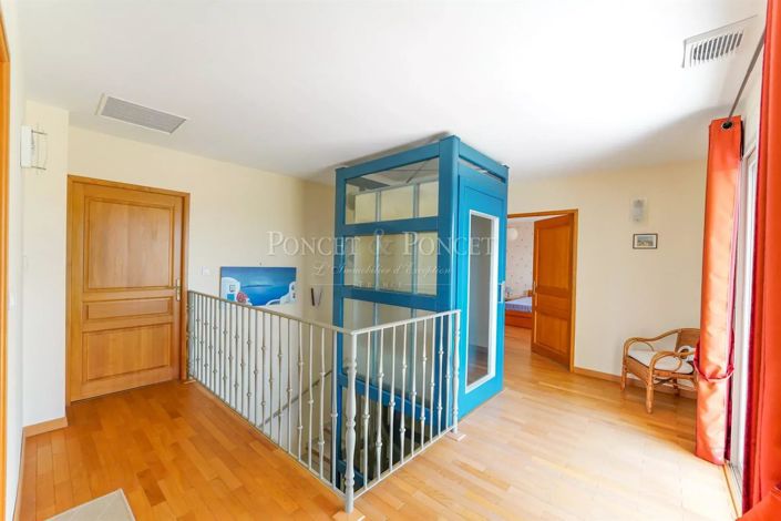 Image No.11-House for sale