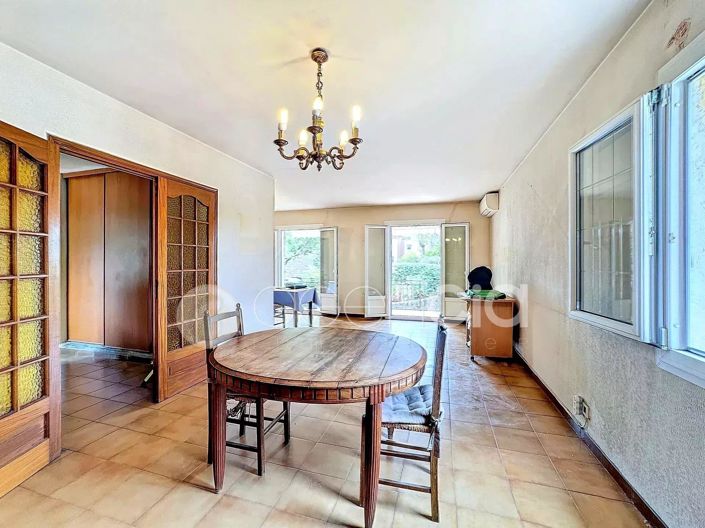 Image No.5-5 Bed House for sale