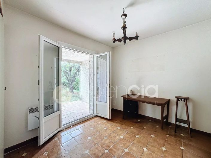 Image No.9-5 Bed House for sale