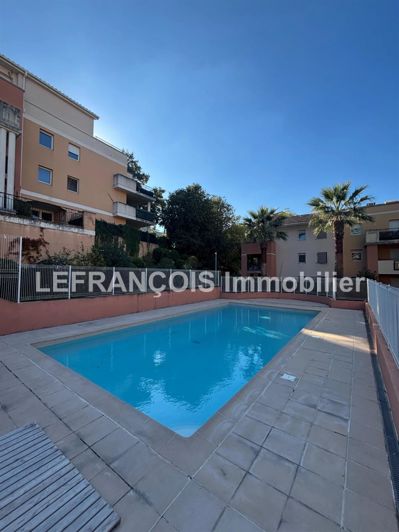 Image No.15-3 Bed Apartment for sale