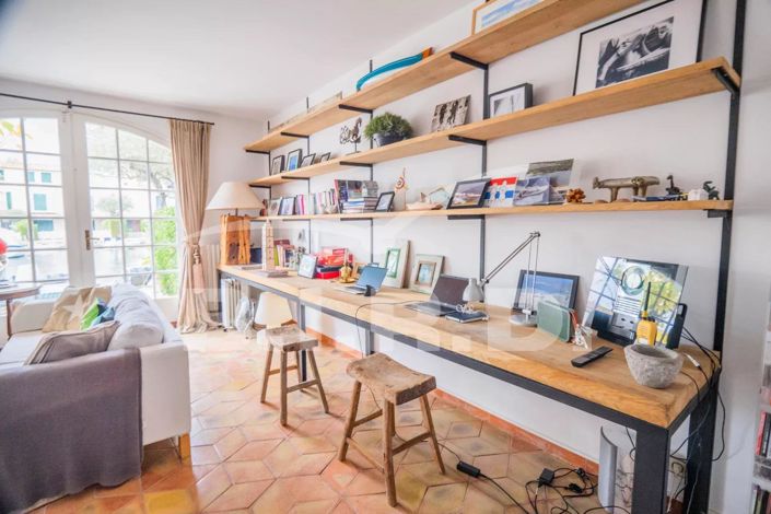 Image No.10-6 Bed House for sale