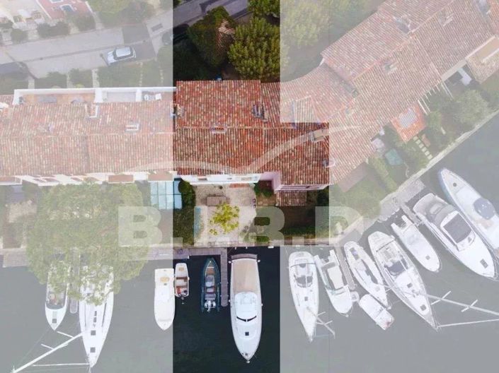 Image No.21-6 Bed House for sale