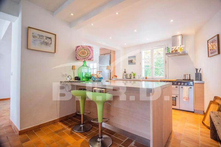 Image No.7-6 Bed House for sale