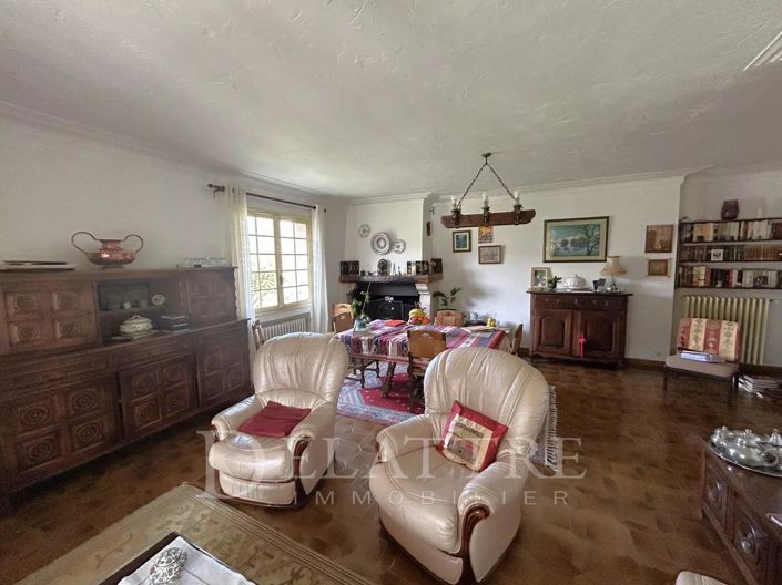 Image No.6-4 Bed House for sale