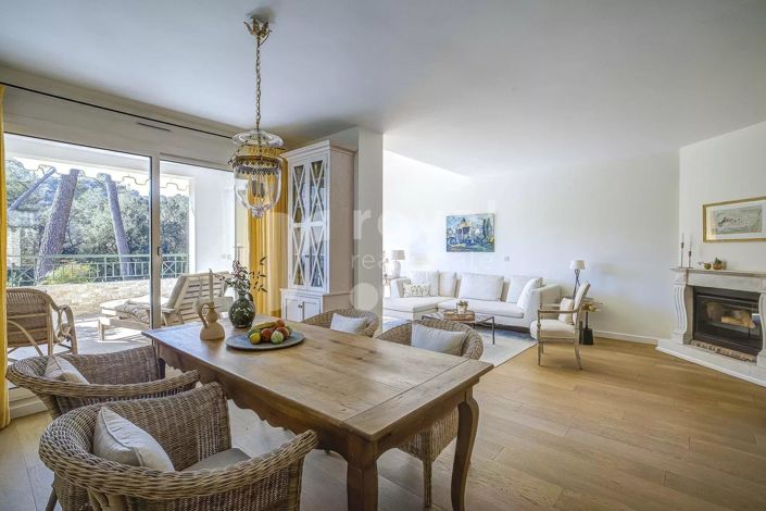 Image No.10-3 Bed House for sale