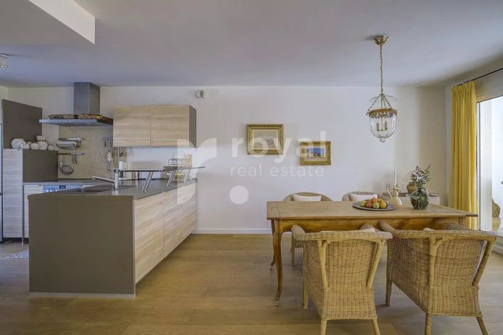 Image No.8-3 Bed House for sale