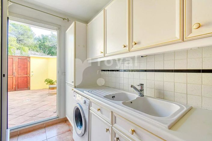 Image No.7-3 Bed House for sale