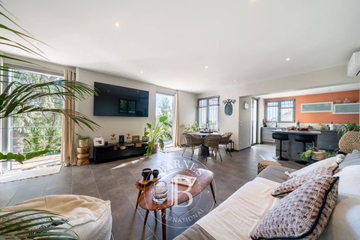 Image No.22-3 Bed House for sale