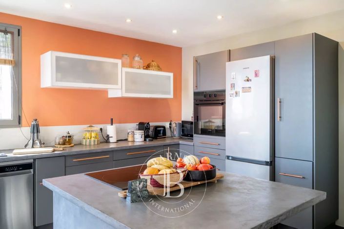 Image No.24-3 Bed House for sale