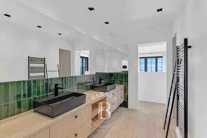 Image No.11-6 Bed House for sale