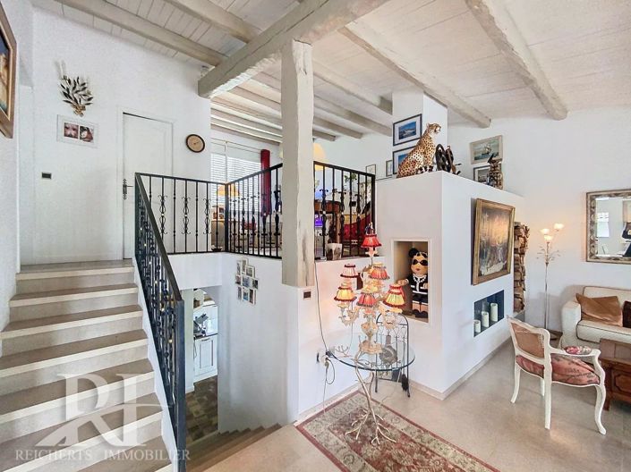 Image No.10-5 Bed House for sale