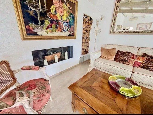 Image No.12-5 Bed House for sale