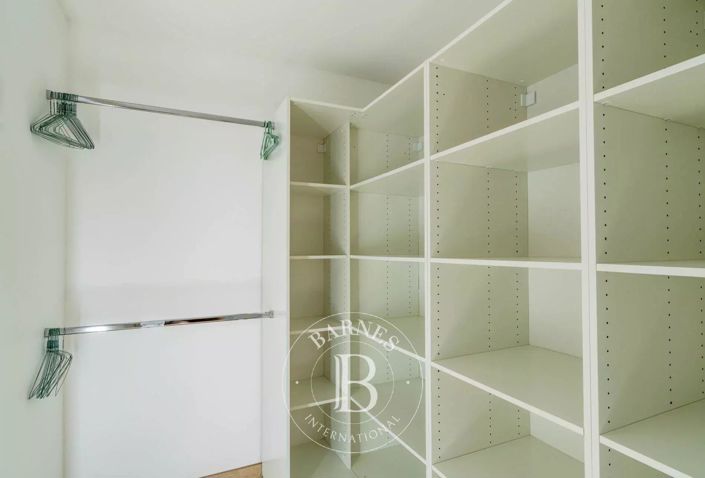 Image No.17-4 Bed House for sale