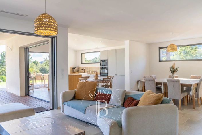 Image No.5-4 Bed House for sale