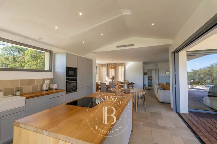 Image No.9-4 Bed House for sale