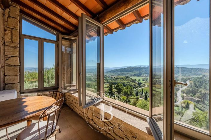 Image No.2-4 Bed House for sale