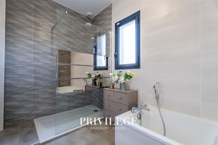 Image No.15-4 Bed House for sale